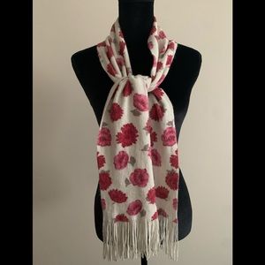Floral print, cream w/fringe scarf
